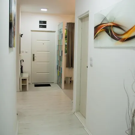 Inna Apartment *
